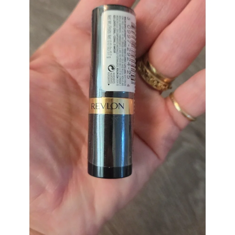 Revlon Super Lustrous Lipstick - Shine - 825 Lovers Coral